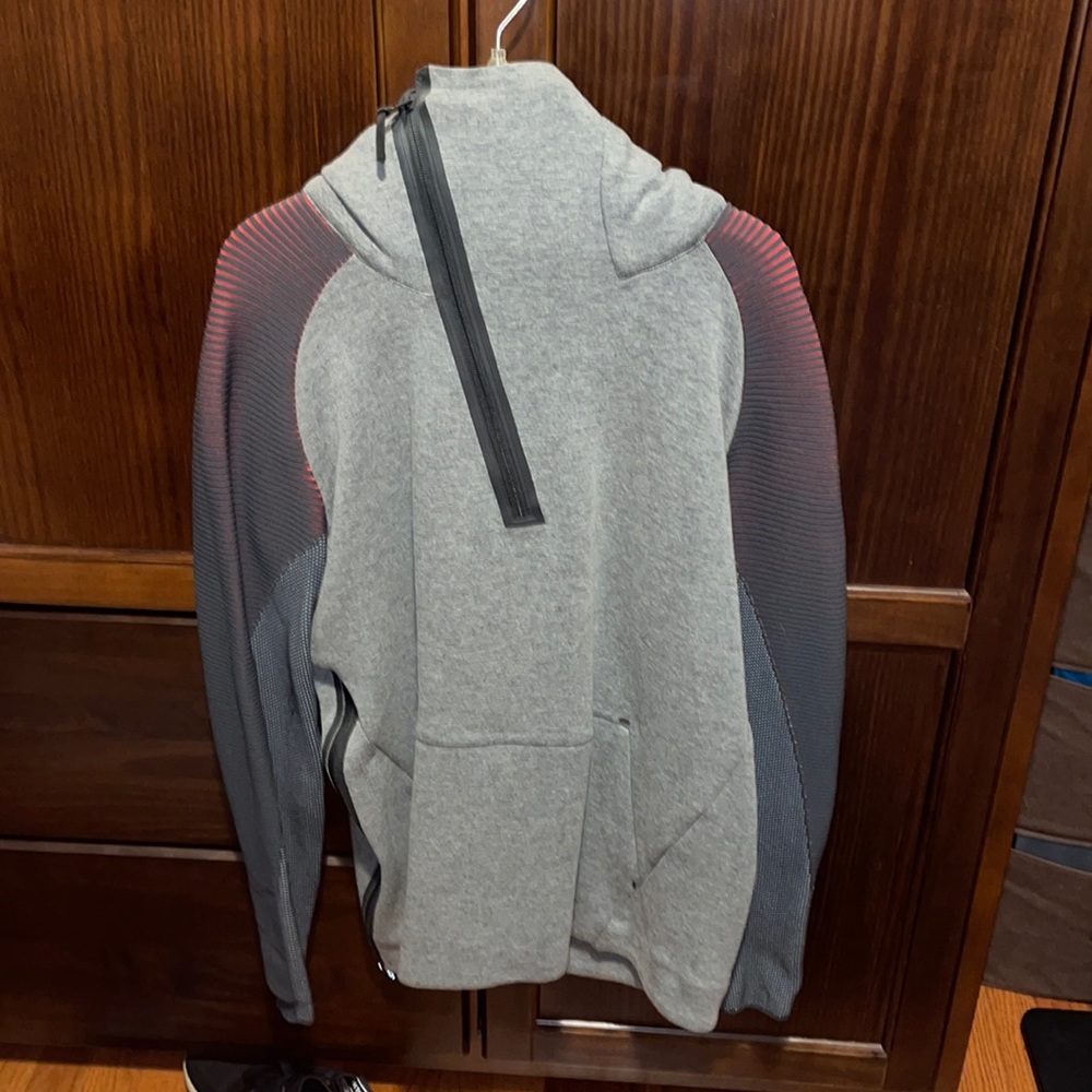 nike hoodie very comfy barely worn medium